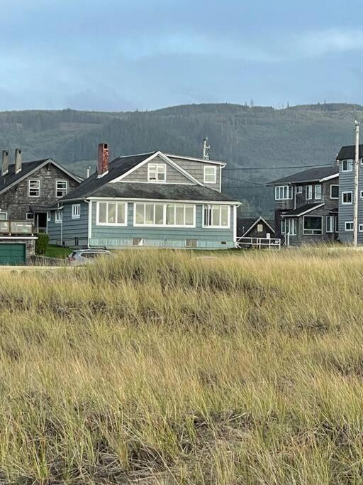 Seaside Beach Front House On The Promenade Extérieur photo